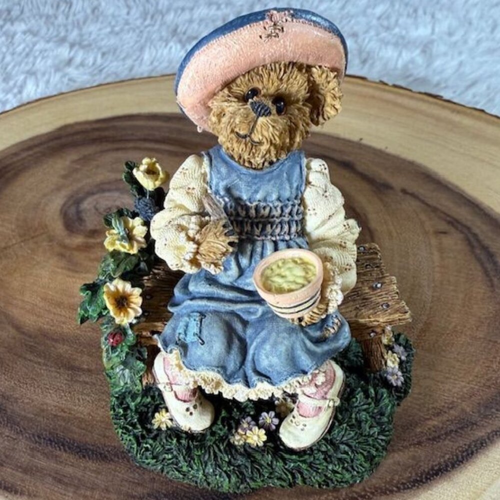 Vintage Boyds Bears Lil' Miss Muffet What's in the Bowl? Bearstone Figurine